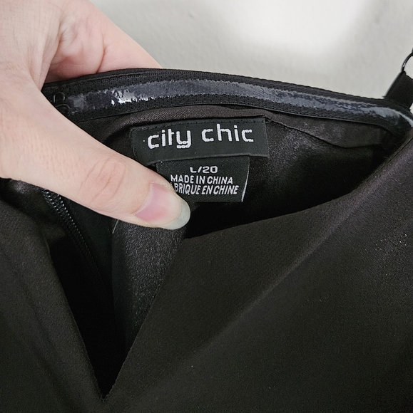 City Chic Black Sassy Flex Fit Tulip V Dress NWOT Size Large/20 - Picture 12 of 13